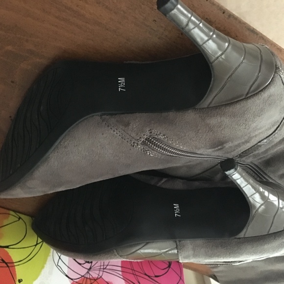 Women’s Boots, Size 7 1/2, Knee Height - Picture 4 of 14